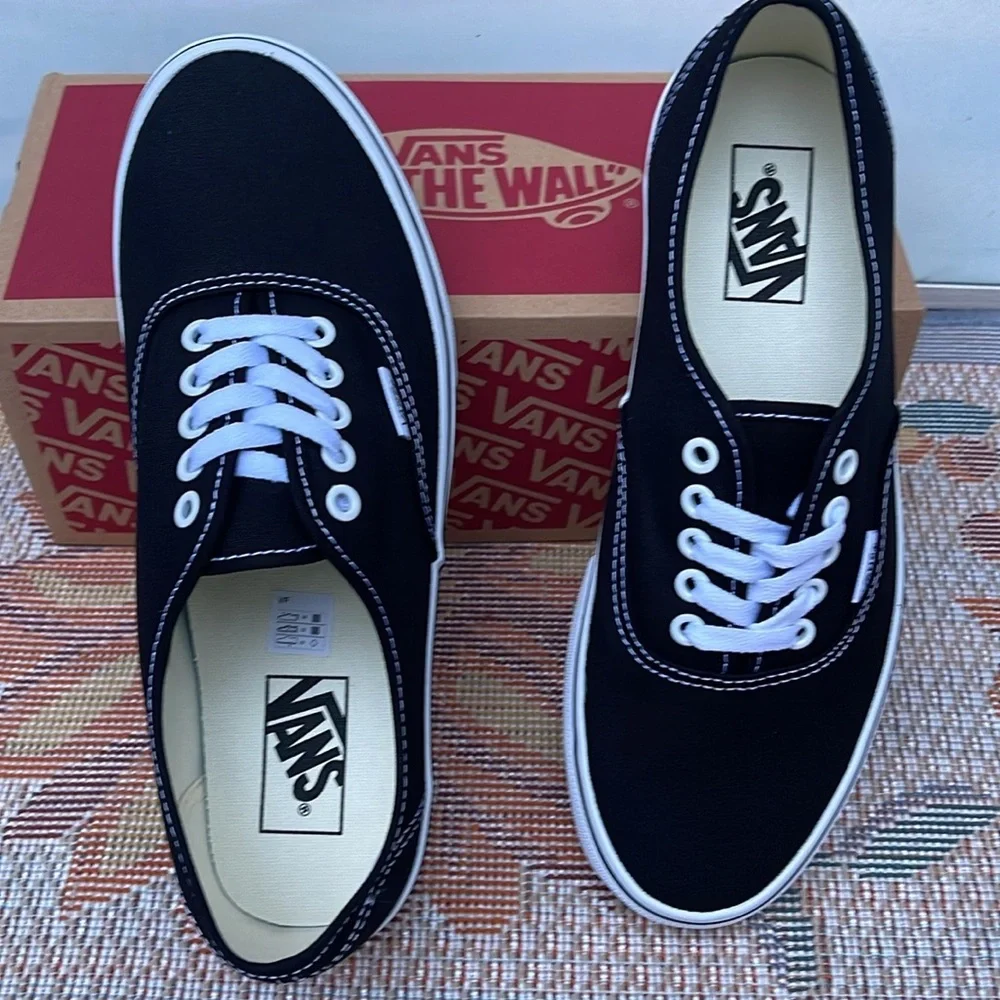 Vans Men’s Authentic Black
VN000EE3BLK
Sneakers - Picture 16 of 16